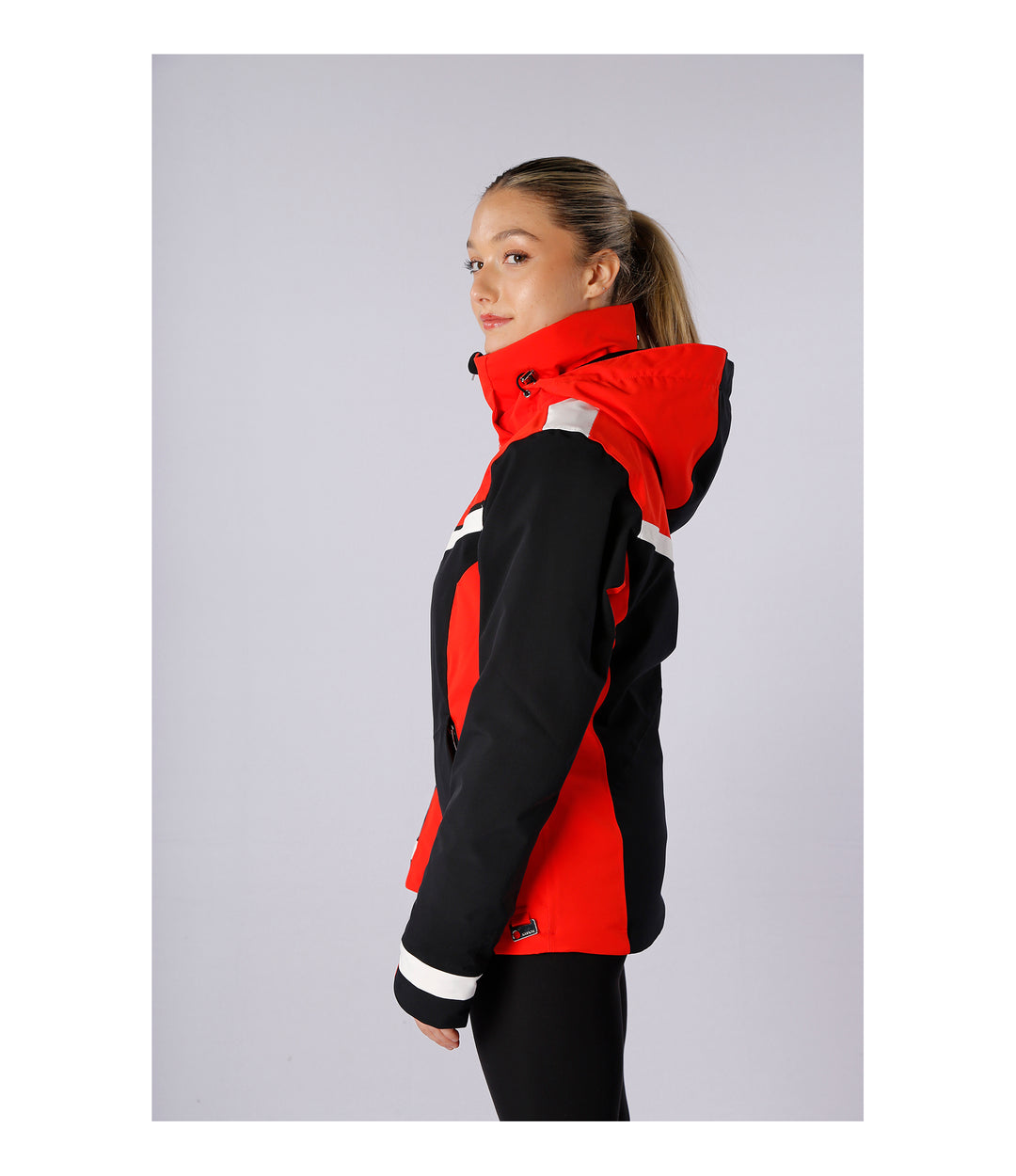 Solitaire - Women's Insulated Ski Jacket - Diamond Tech | Karbon